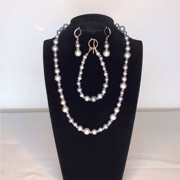 Lustrous Silver Pearl Necklace, Bracelet, and Earring Set - Picture 1 of 14